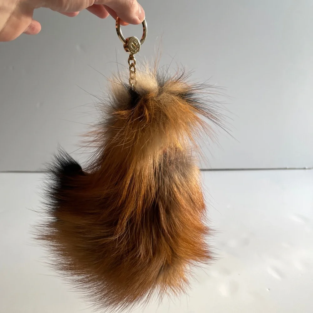 “My Axel Charm” Loro Piana real fox fur charm in the shape of a rooster. - Picture 2 of 11